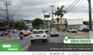 Outdoor da Unomídia em Várzea Paulista, localizado na Av. Fernão Dias Paes Leme, em frente ao nº 65, próximo à estação ferroviária.