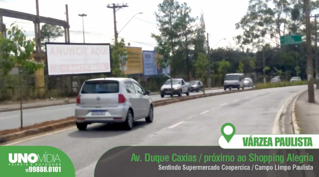 Outdoor da Unomídia em Várzea Paulista, localizado na Avenida Duque Caxias, próximo ao Shopping Alegria, sentido Supermercado Coopercica e Campo Limpo Paulista.