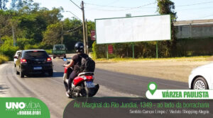 Outdoor da Unomídia em Várzea Paulista, localizado na Avenida Marginal do Rio Jundiaí, nº 1349, ao lado da borracharia, sentido Campo Limpo e Viaduto Shopping Alegria.