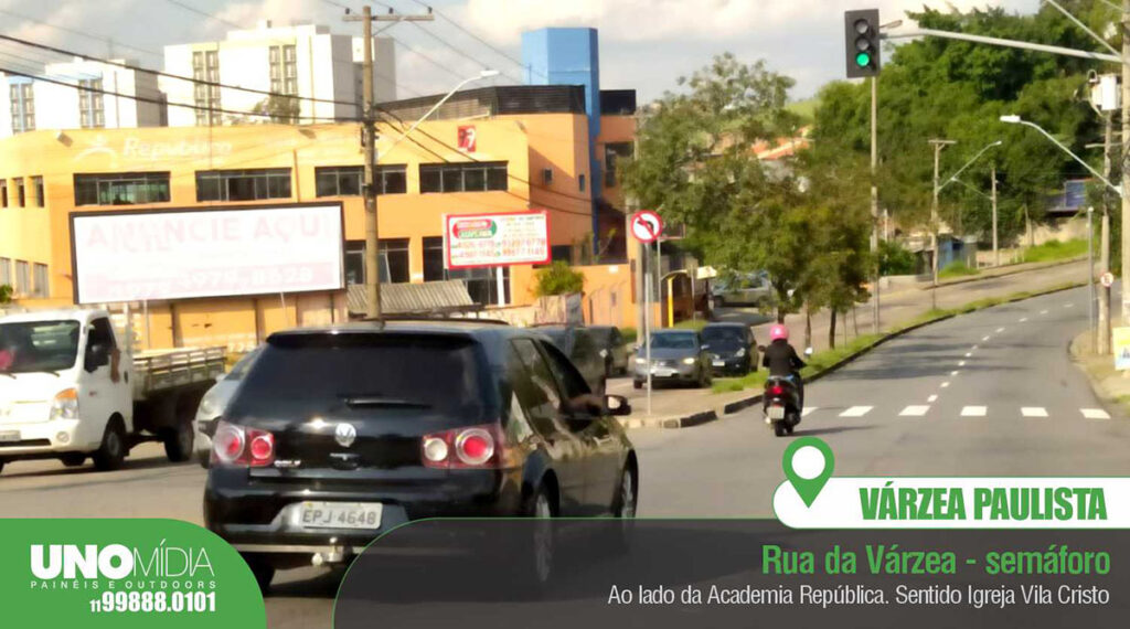 Outdoor da Unomídia em Várzea Paulista, localizado na Rua da Várzea, ao lado da Academia República, próximo ao semáforo, sentido Igreja Vila Cristo.