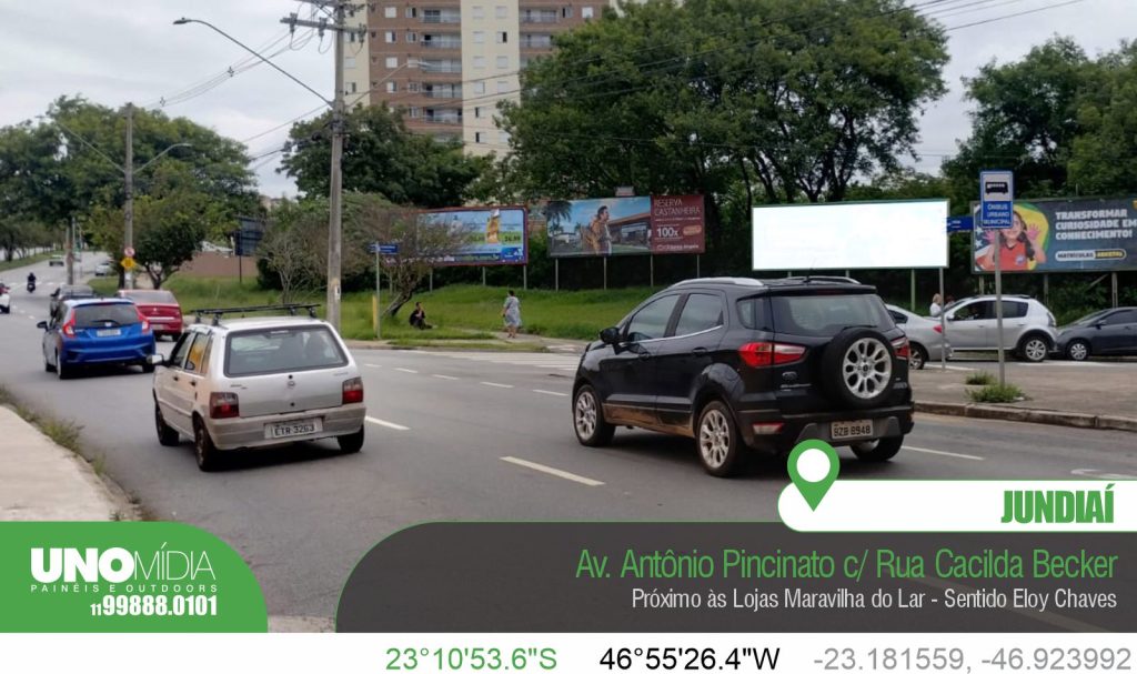 Outdoor localizado na Avenida Antônio Pincinato, no cruzamento com a Rua Cacilda Becker, próximo às Lojas Maravilha do Lar, em Jundiaí, sentido Eloy Chaves.