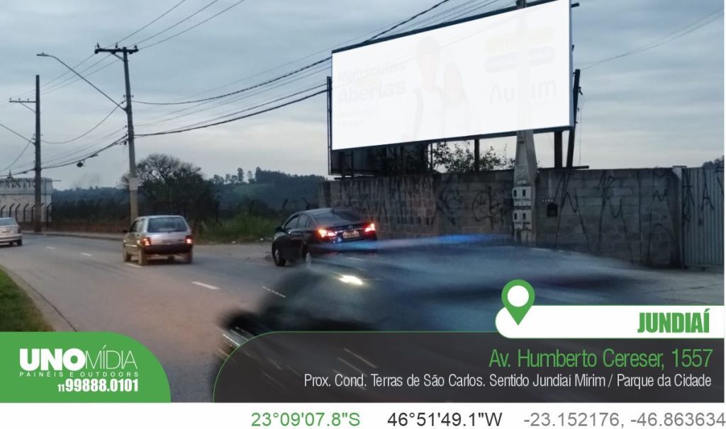 Outdoor localizado na Av. Humberto Cereser, 1557, próximo ao Cond. Terras de São Carlos, em Jundiaí